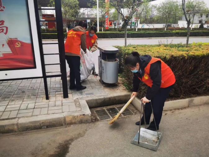 市产投集团赴包抓共建村社开展卫生清扫志愿服务活动(图5) 市产投集团赴包抓共建村社开展卫生清扫志愿服务活动(图5)