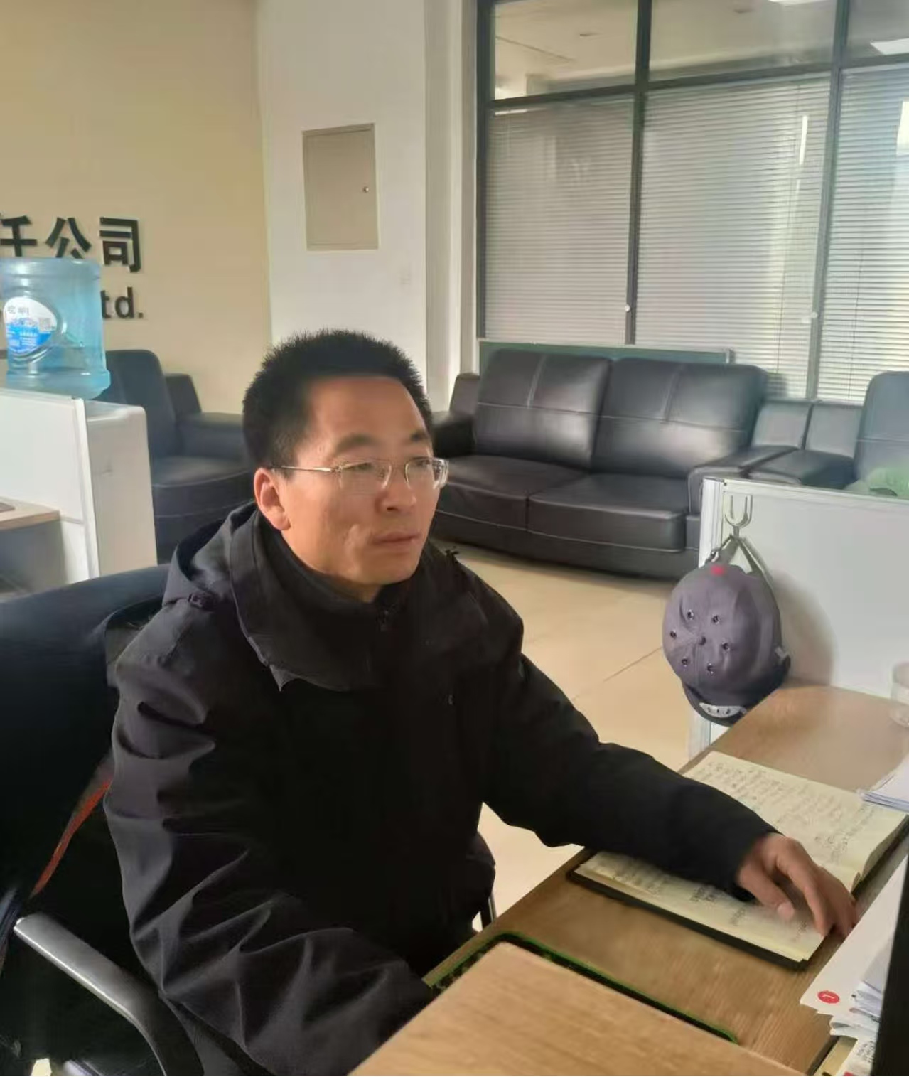 中共ANBO.COM委员会关于对2025年度“产投榜样”进行公示的公告(图2) 中共ANBO.COM委员会关于对2025年度“产投榜样”进行公示的公告(图2)
